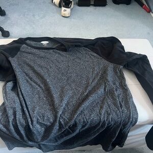 Thin Mens L longsleeve!